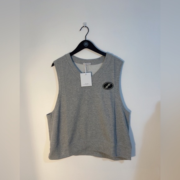 women sleeveless - Picture 1 of 2